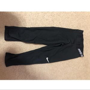 Nike pro cropped black leggings XS
